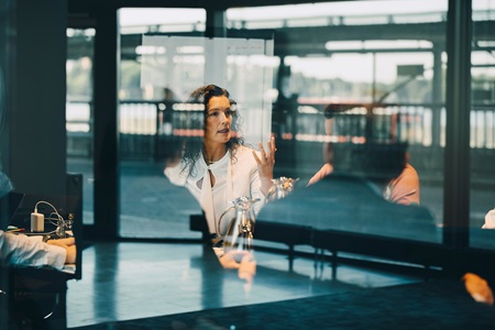 Kvinna på kontor