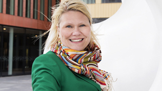 Porträttbild av Sara Sterner